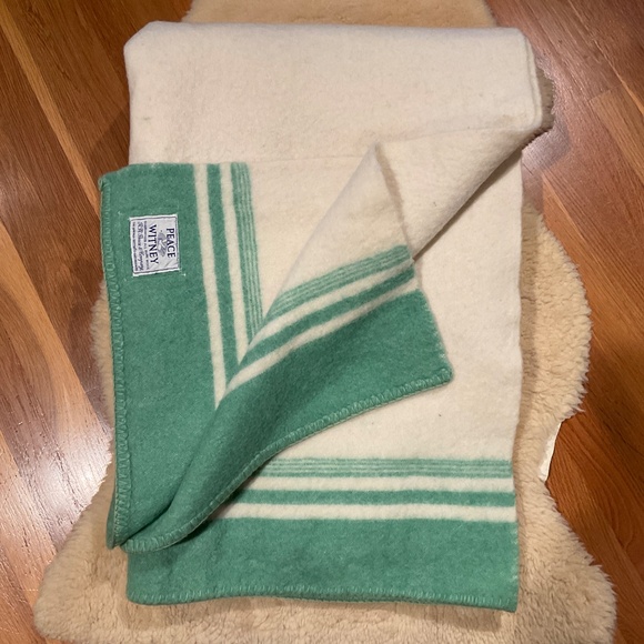 Vintage Witney cream and green wool blanket - Picture 11 of 14